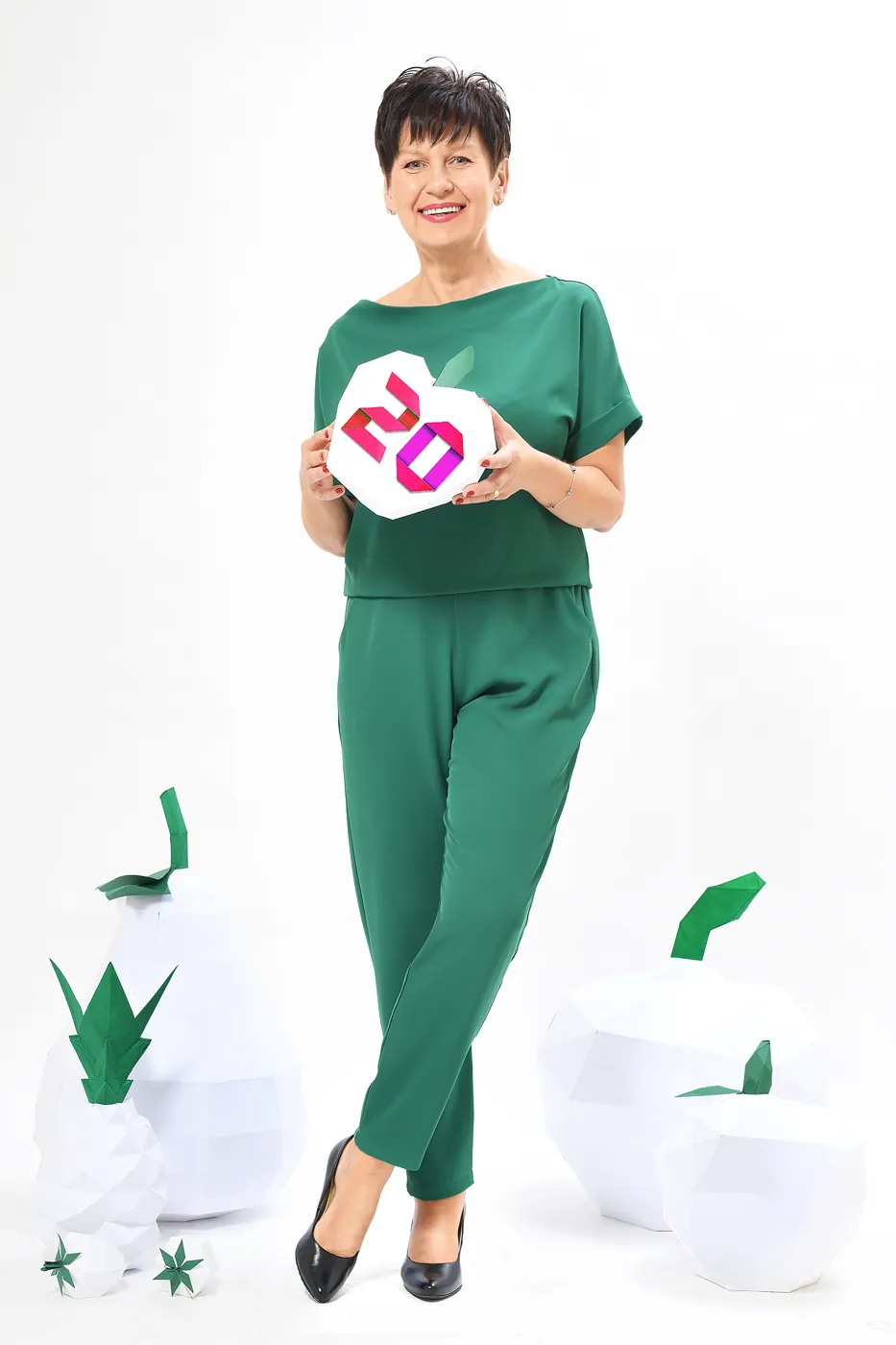 Ania w zielonym komplecie, jabłko z liczbą 20